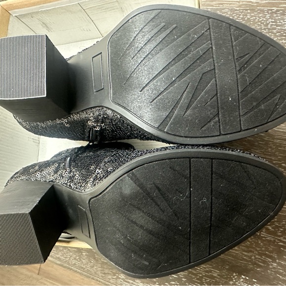 Very G Sprinkle Booties- Black - Picture 8 of 9